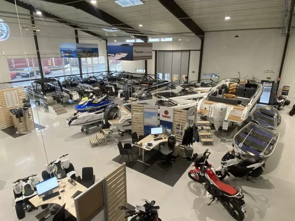 Miljöbild Yamahacenter båthall