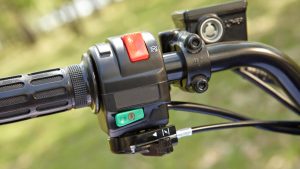 2021-Yamaha-YFM90-EU-Detail-002-03_Tablet Function Image